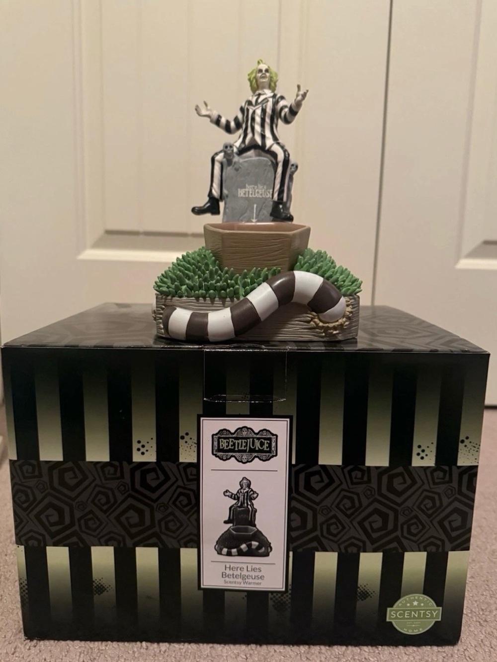 Scentsy "Here Lies Betelgeuse" electric wax warmer